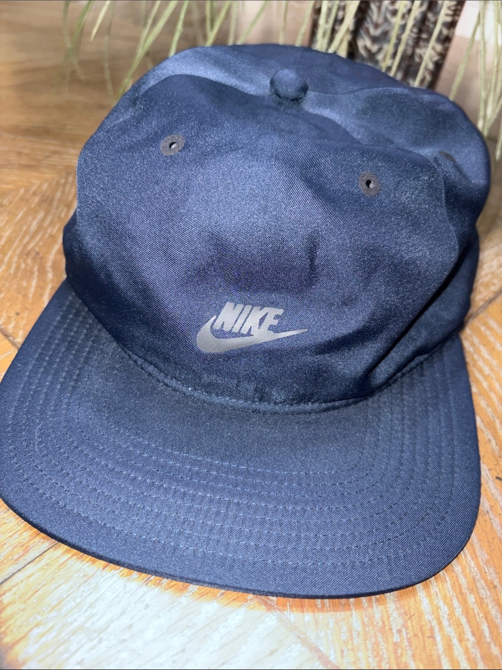 Navy blue Cap hap with reflective logo